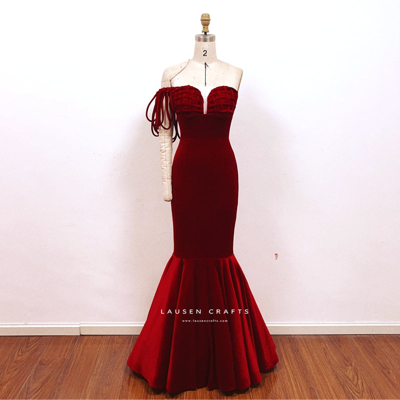 Marilyn Monroe Inspired Red Velvet Evening Formal 1950s Dress