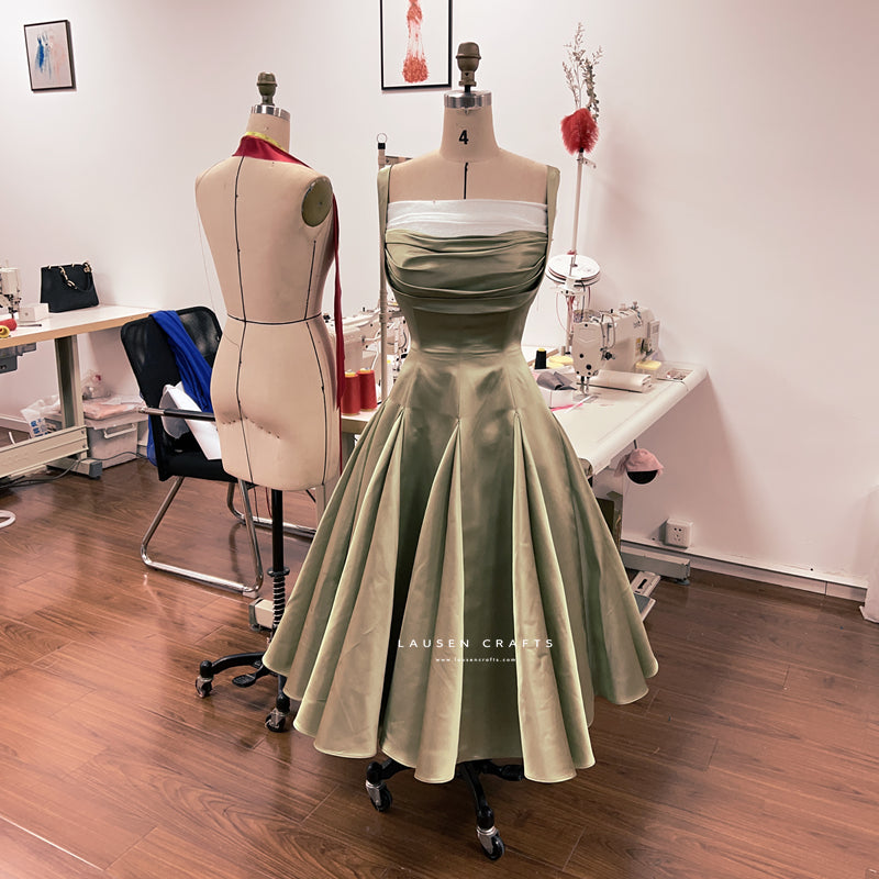 Elizabeth Taylor Inspired Sage Green 1950s Dress Life Magazine LausenCrafts Elizabeth Taylor Inspired Sage Green 1950s Dress Life Magazine LausenCrafts