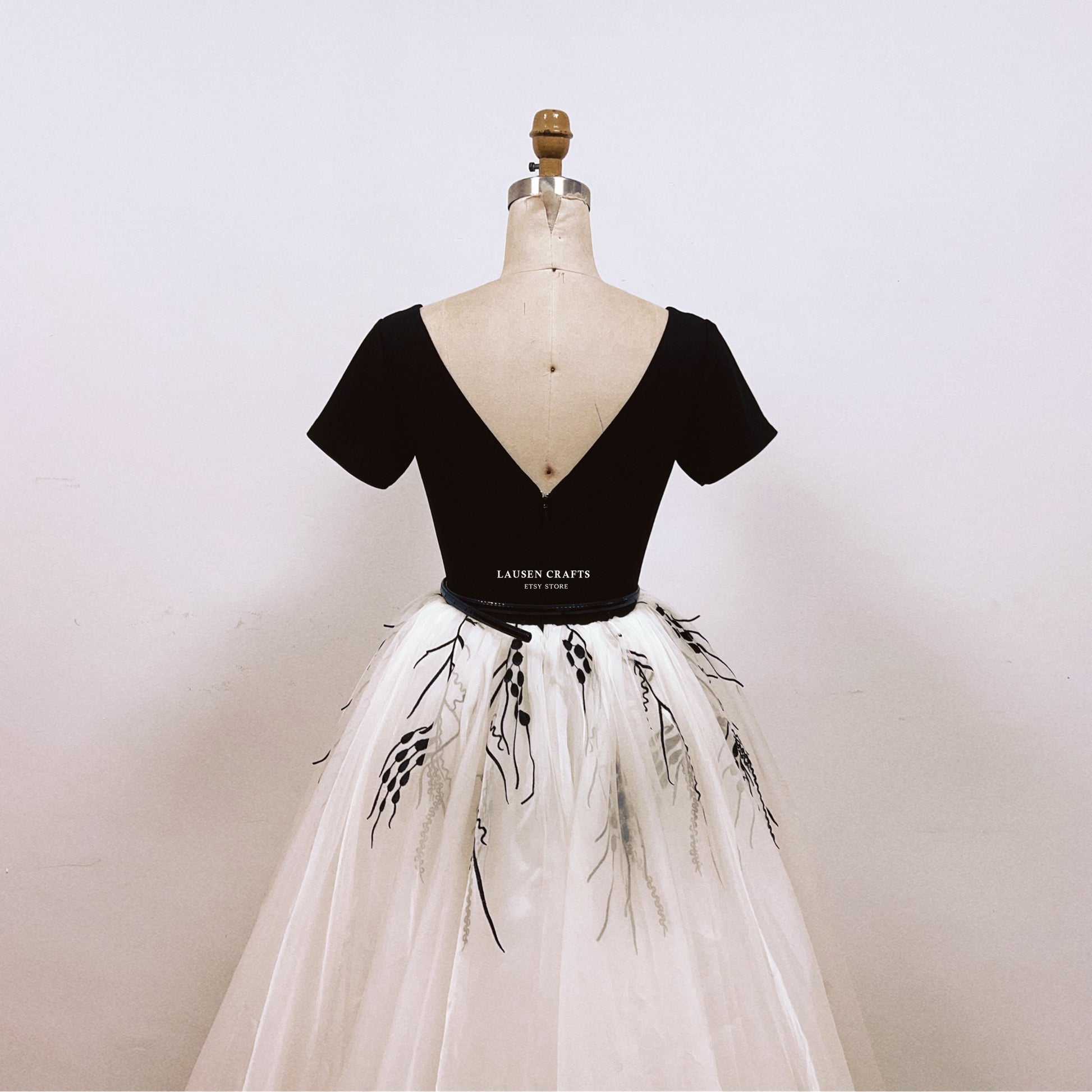 Grace Kelly Black and White Dress Rear Window – LausenCrafts
