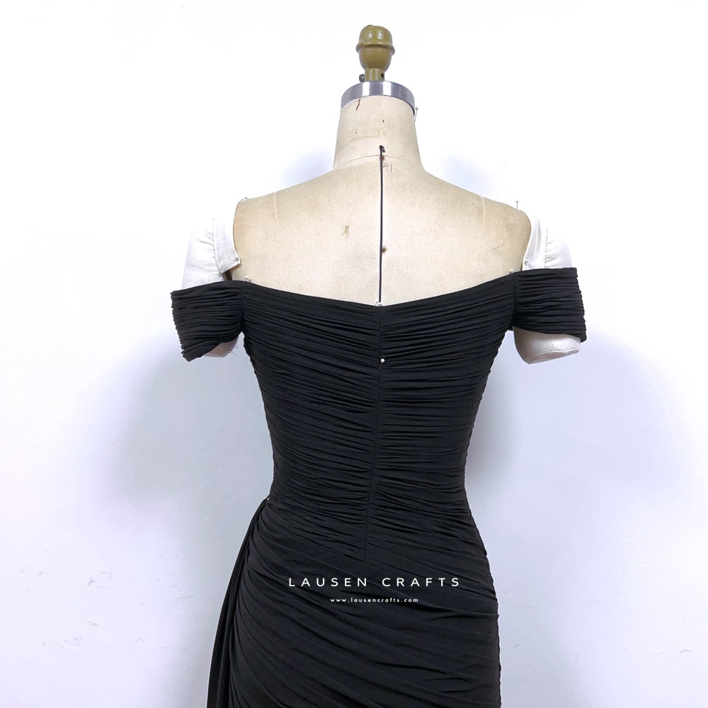 princess diana revenge dress price The car Princess Diana was photographed stepping out of while wearing her iconic revenge dress has just sold for a record-breaking price. Footage of Diana exiting the back seat of the