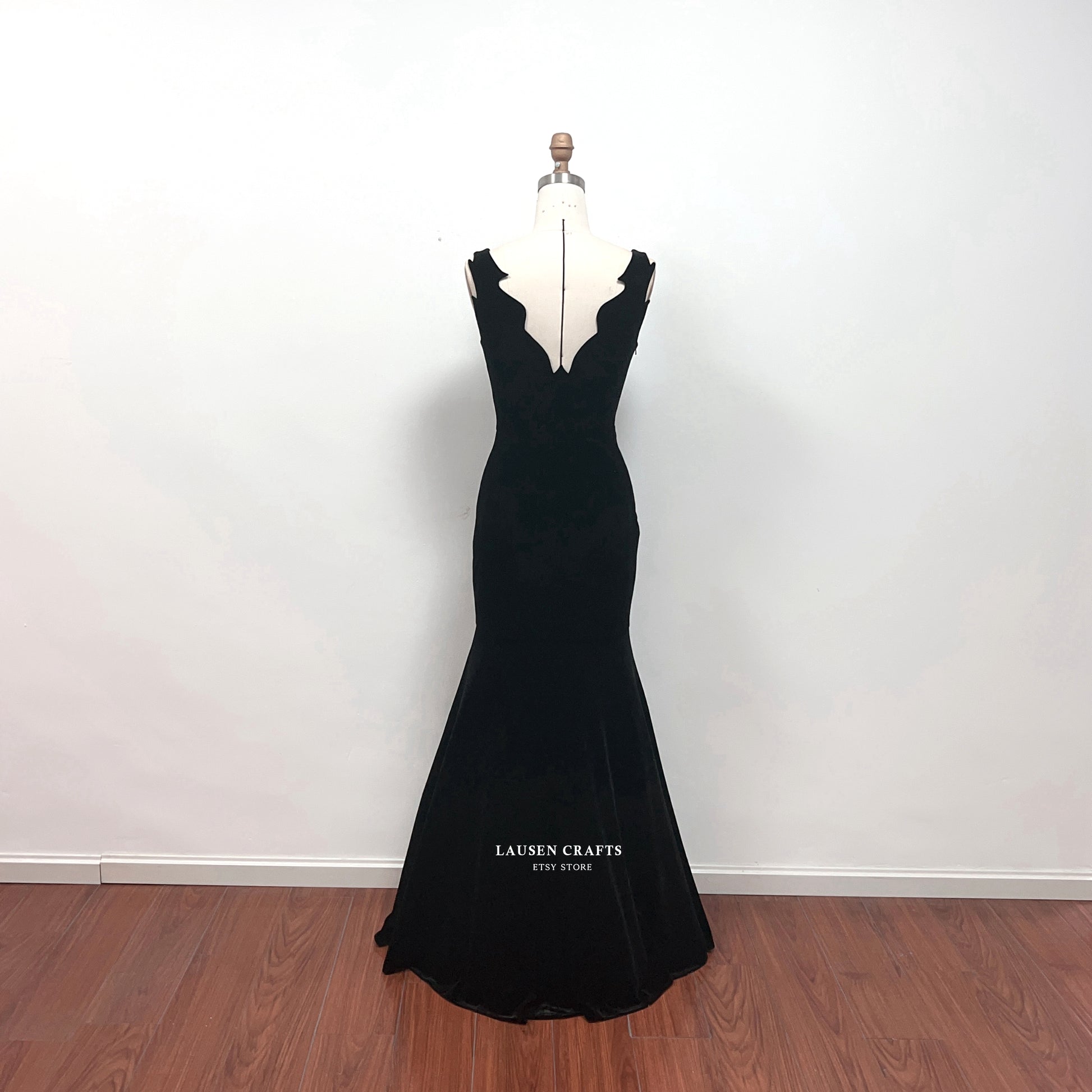 betty haynes black dress Betty Haynes Gown @shopellerebel @mskellykathleen dangerously Beautiful